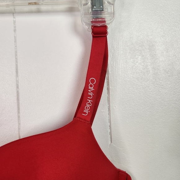 Calvin Klein Red Plunge T-Shirt Bra Underwire Push-Up Padded Size 36C Lingerie - Picture 4 of 8